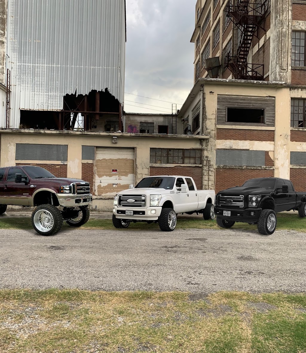 Diamond Diesel and Offroad LLC | 179 Watson Ln E, New Braunfels, TX 78130 | Phone: (830) 507-7559