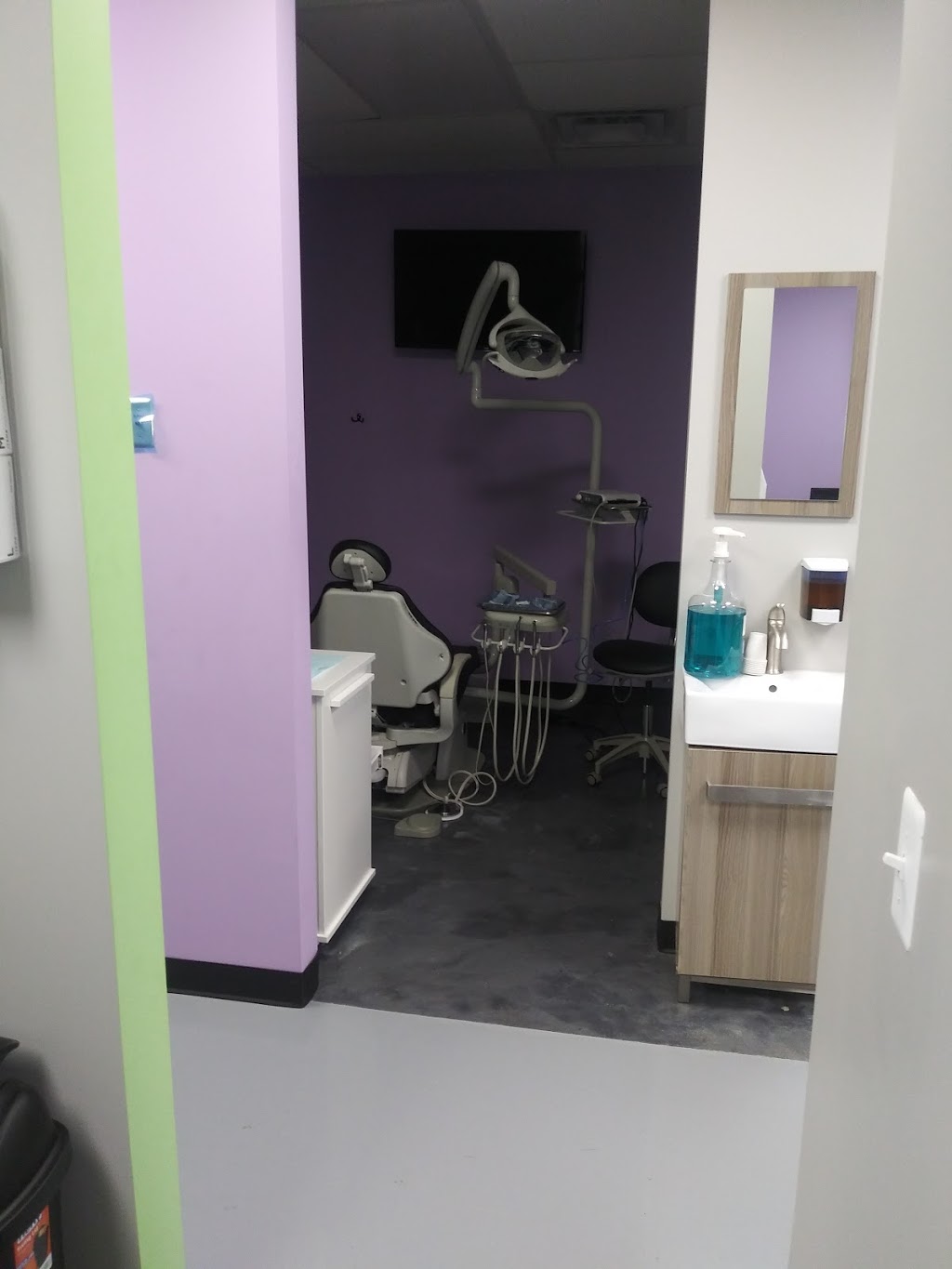 Amazing Dental - Garden City | 6755 Merriman Rd, Garden City, MI 48135, USA | Phone: (734) 884-4333