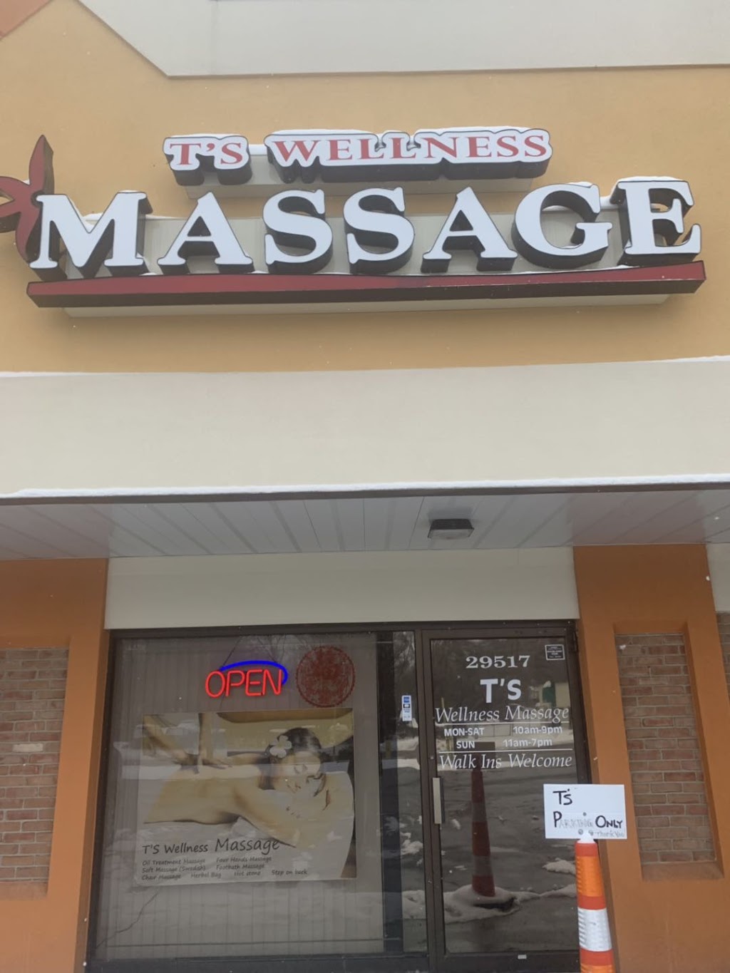 Ts Wellness Massage | 29517 W Nine Mile Rd, Farmington Hills, MI 48336, USA | Phone: (248) 516-5068