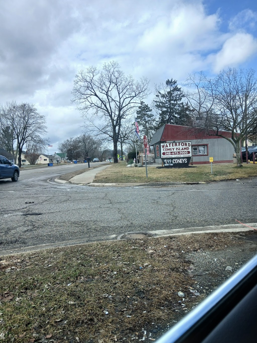 Waterford Coney Island | 4882 Hatchery Rd, Waterford Township, MI 48329, USA | Phone: (248) 673-9000