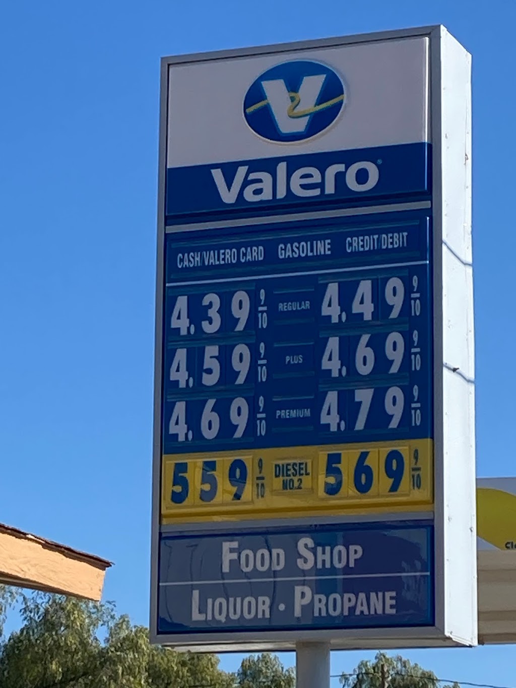 Valero | 9659 Sierra Hwy, Agua Dulce, CA 91390, USA | Phone: (210) 345-2000