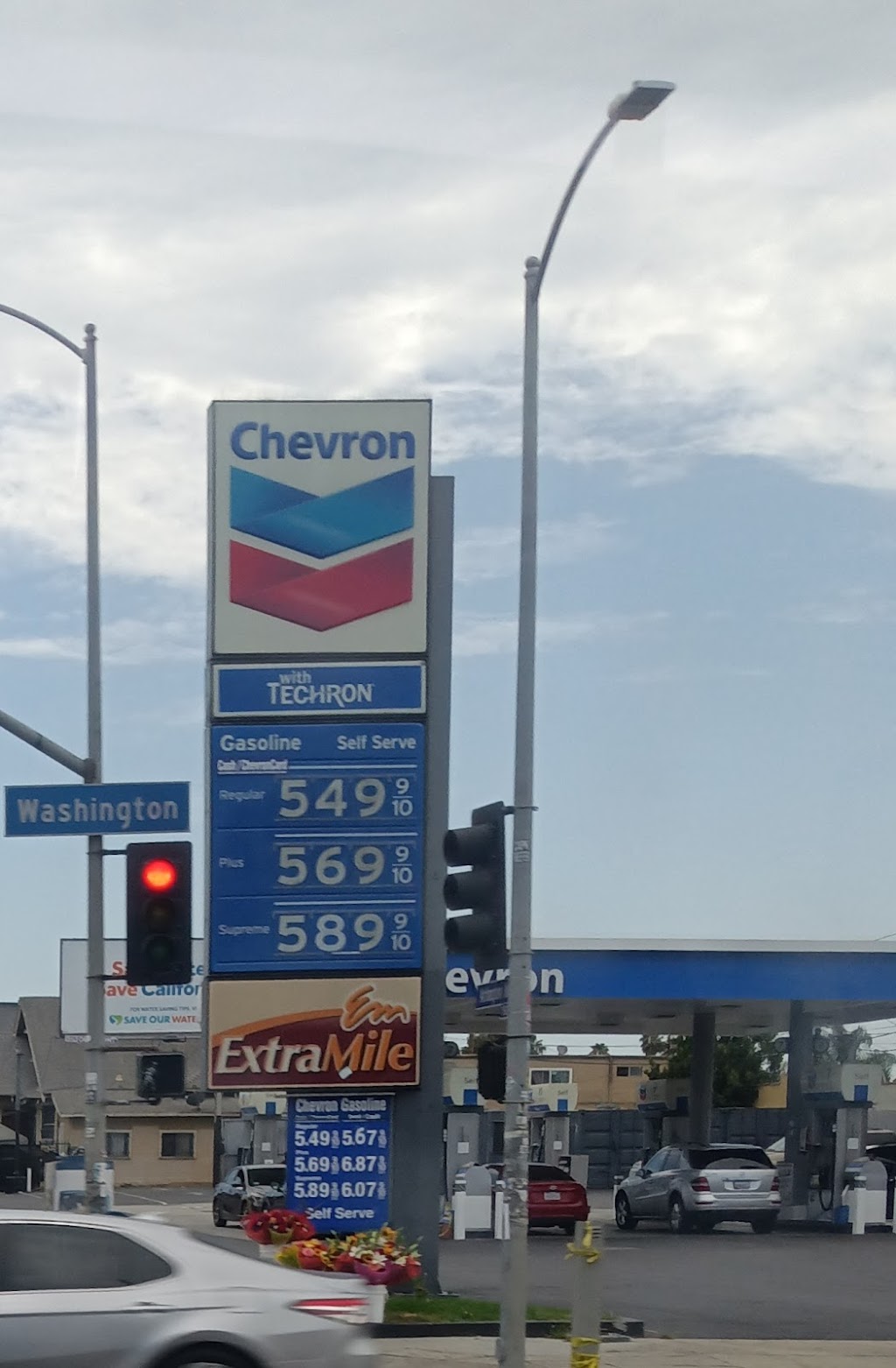 Chevron | 1907 Arlington Ave, Los Angeles, CA 90018, USA | Phone: (323) 731-8098