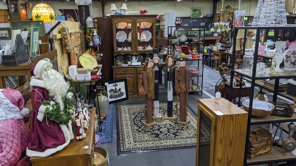 Mountain View Antiques | 121 Shannon Bradley Rd, Gastonia, NC 28052, USA | Phone: (704) 671-2107