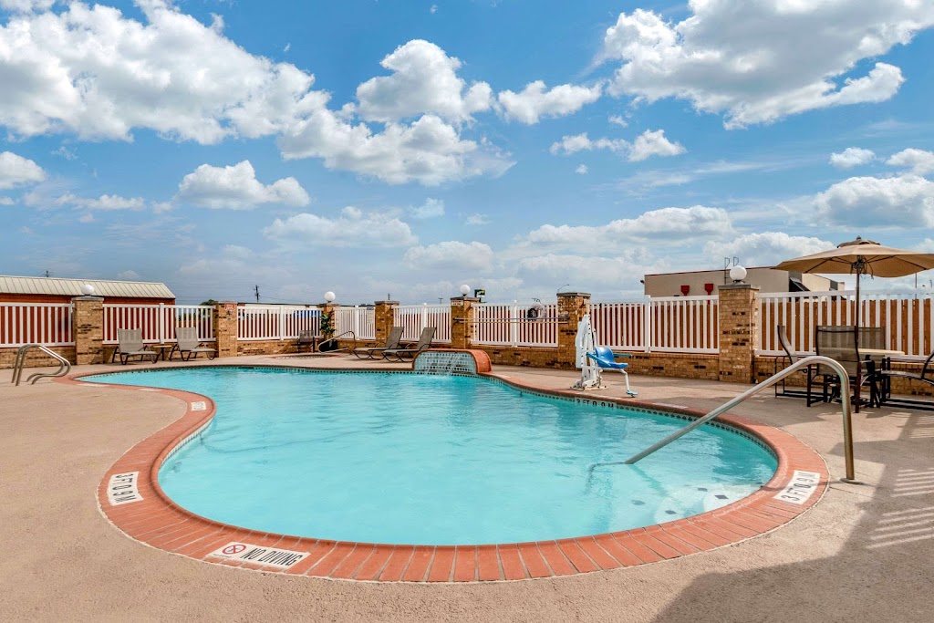 Comfort Suites Central | 538 S Padre Island Dr, Corpus Christi, TX 78405 | Phone: (361) 724-3375