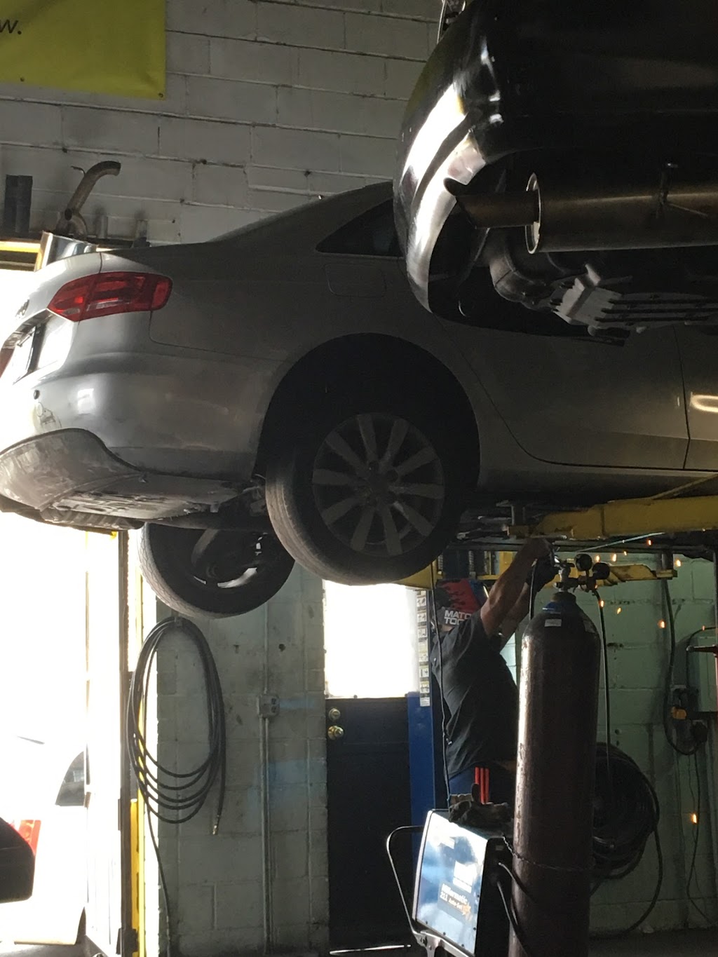 Alfonso Auto Repair Corp | 70-20 51st Ave, Woodside, NY 11377, USA | Phone: (718) 478-1300