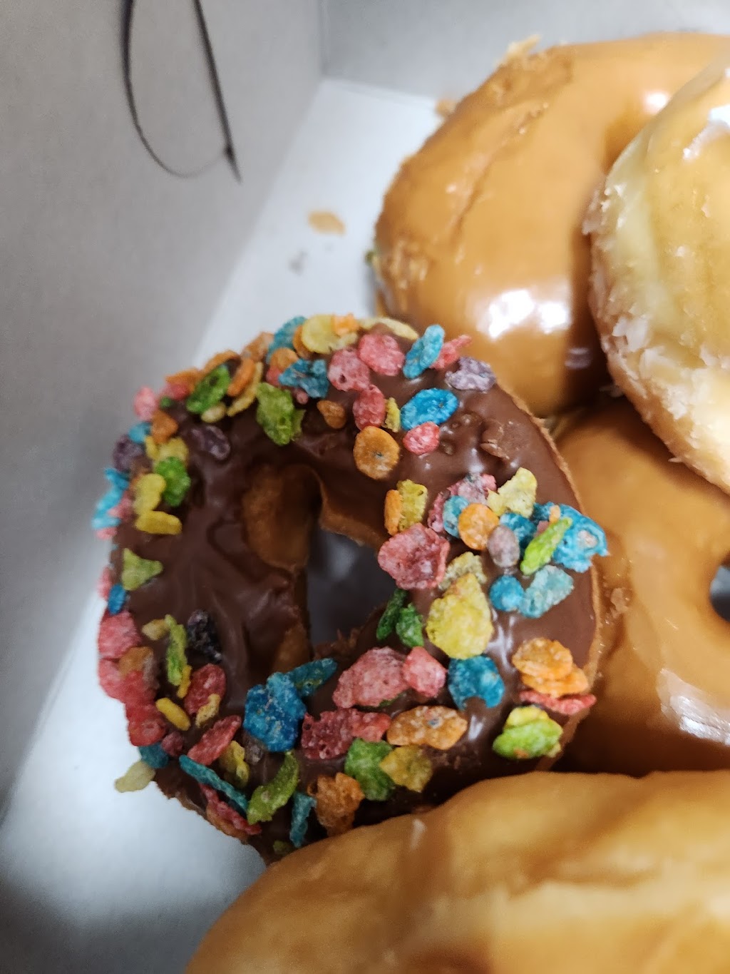 Donut Cafe | 2455 N 10th Ave, Hanford, CA 93230 | Phone: (559) 670-0057