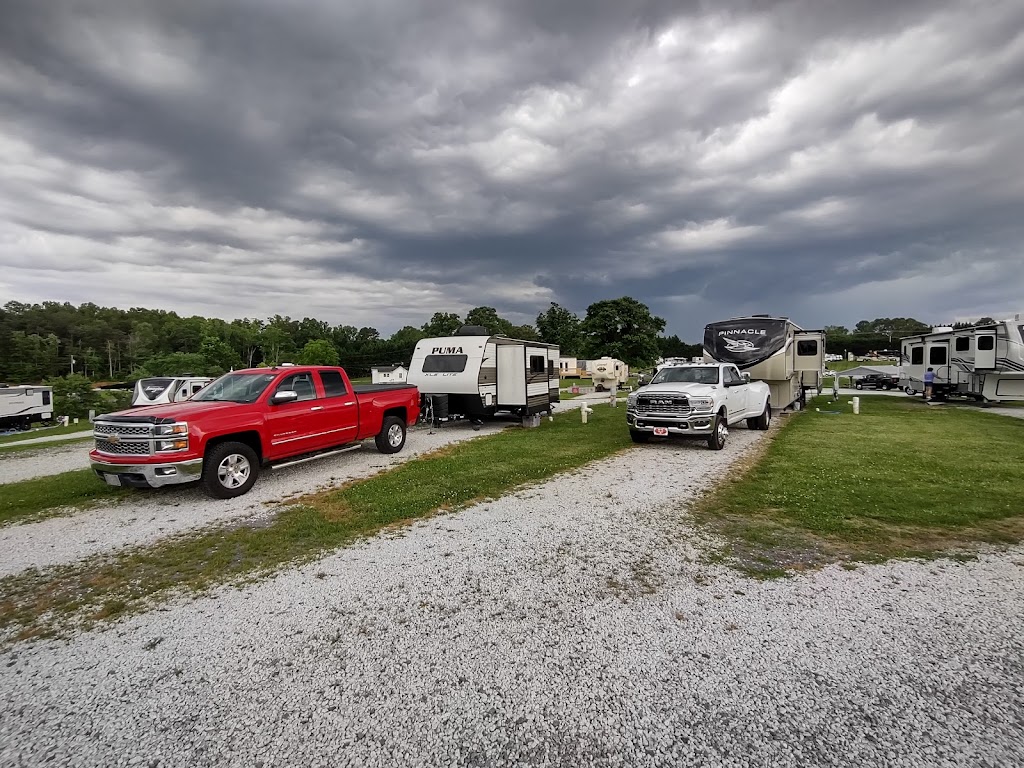 Mayberry Campground | 114 Byron Bunker Ln, Mt Airy, NC 27030, USA | Phone: (336) 789-6199