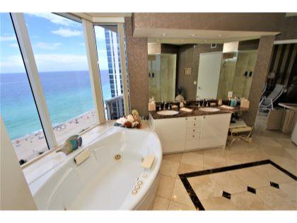 Elite Luxury Listings | 20730 NE 4th Pl #203, North Miami Beach, FL 33179, USA | Phone: (786) 590-9253