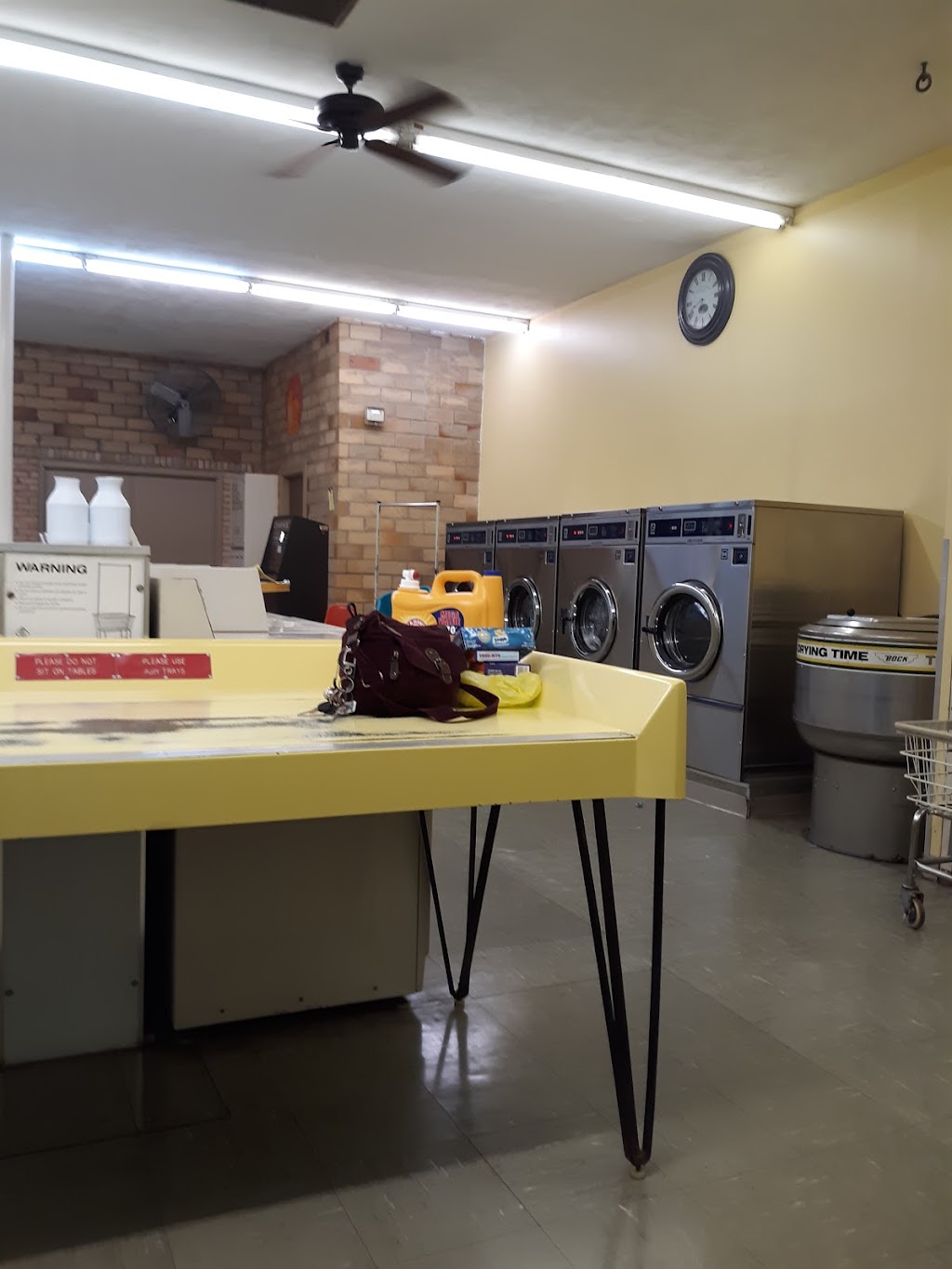 Claremont Coin Laundry | 1320 Claremont Ave, Ashland, OH 44805, USA | Phone: (330) 521-8517