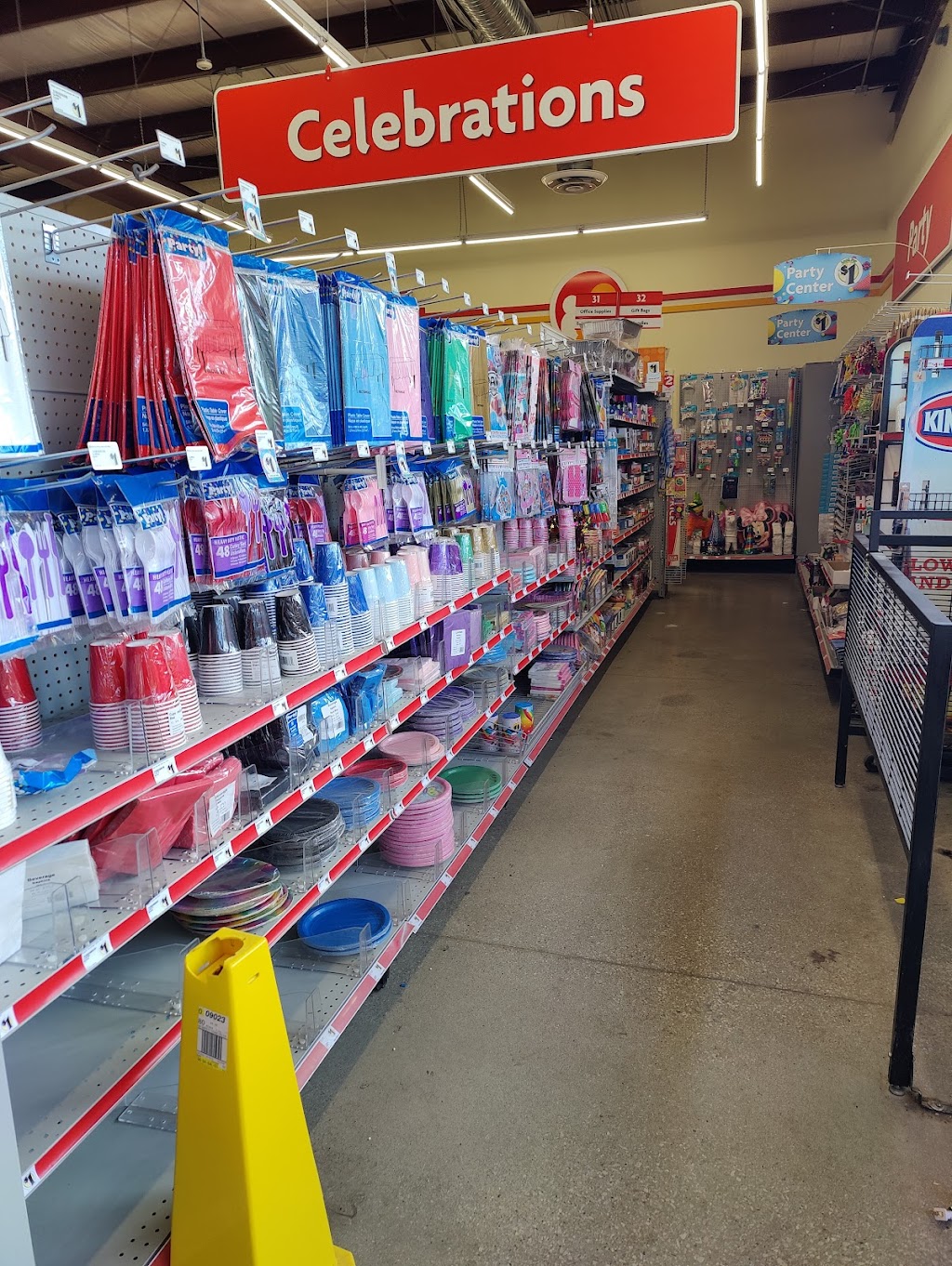 Family Dollar | 400 Oberlin Rd, Elyria, OH 44035 | Phone: (440) 406-5321