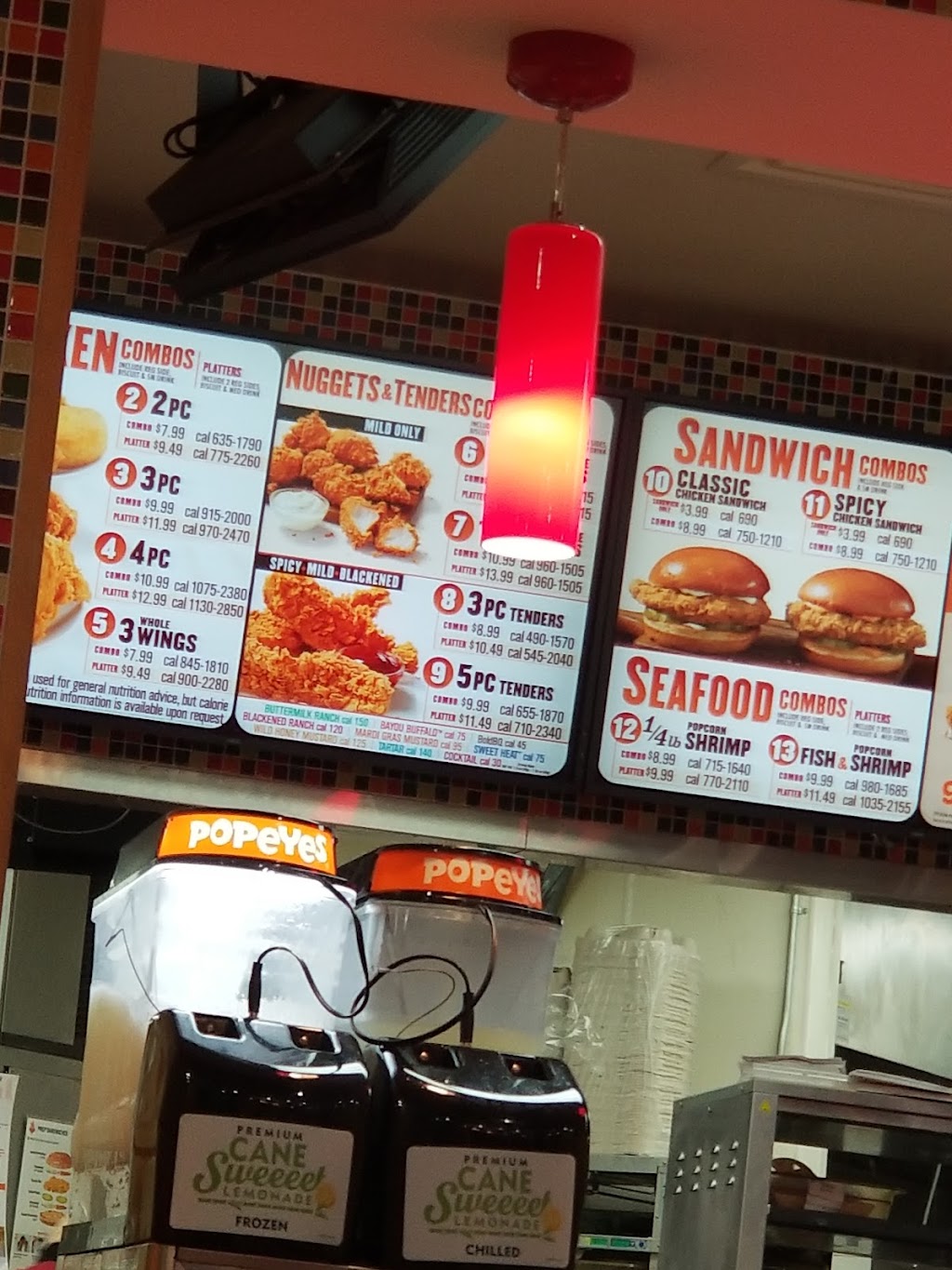 Popeyes Louisiana Kitchen | 703 Airport Dr, Bakersfield, CA 93308, USA | Phone: (661) 391-8600