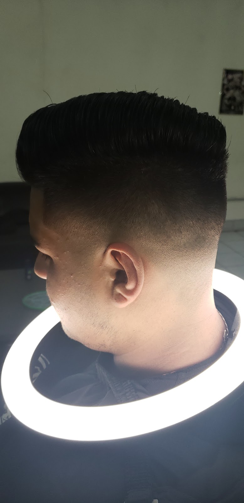 Supreme cuts barbershop | Av. Ignacio Allende, C. Azcona 6759, Azcona, Independencia, 22055 Tijuana, B.C., Mexico | Phone: 664 866 3677