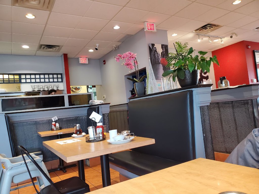 Lux Diner | 33 Amy Croft Dr, Windsor, ON N9K 1C7, Canada | Phone: (519) 735-8001