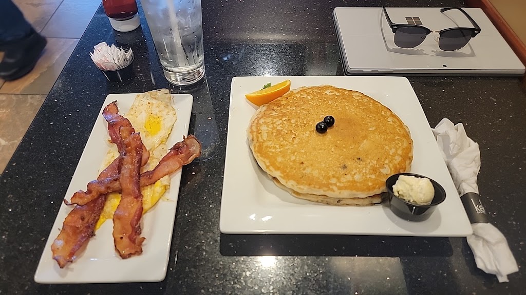 Kekes Breakfast Cafe | 2345 S Woodland Blvd, DeLand, FL 32720, USA | Phone: (386) 507-2259