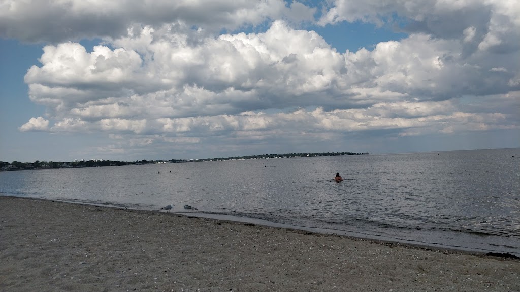 Greenwich Point Beach | 11 Tods Driftway, Old Greenwich, CT 06870, USA | Phone: (203) 622-7700