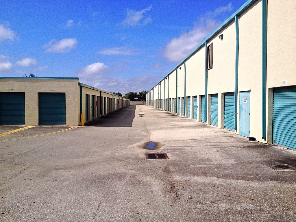 Pines West Storage Center | 400 NW 172nd Ave, Pembroke Pines, FL 33029, USA | Phone: (954) 435-7867