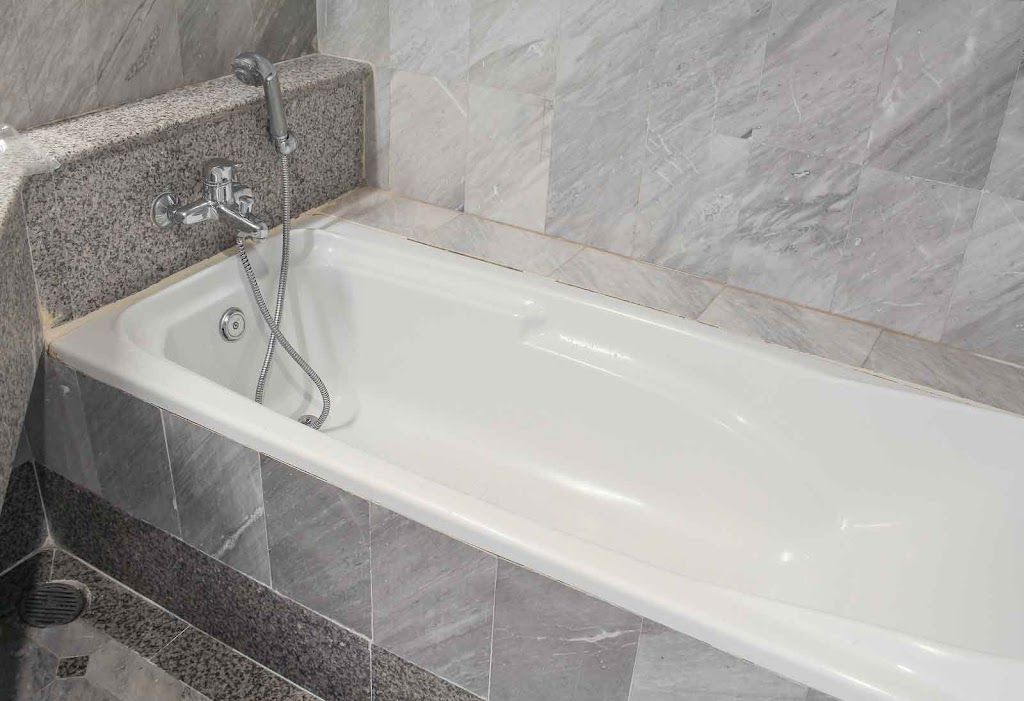 Bathtub Refinishing Akron | 6757 Legacy Ln, Wadsworth, OH 44281, USA | Phone: (330) 302-2772