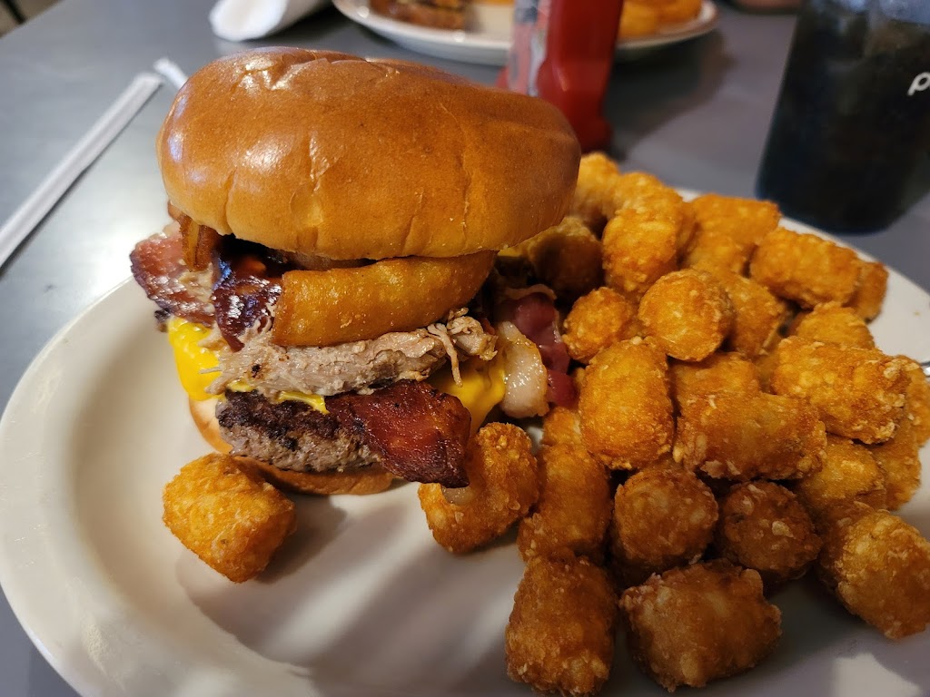 Tosis Diner | 401 S OBannon St, Raymond, IL 62560, USA | Phone: (217) 229-3045