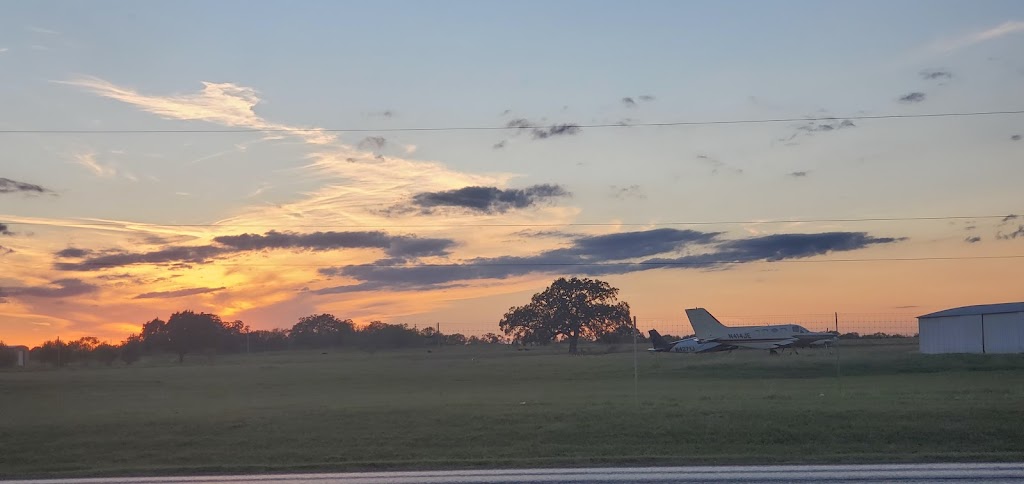 Pleasanton Municipal Airport KPEZ | 340 Airport Rd, Pleasanton, TX 78064, USA | Phone: (830) 399-7334