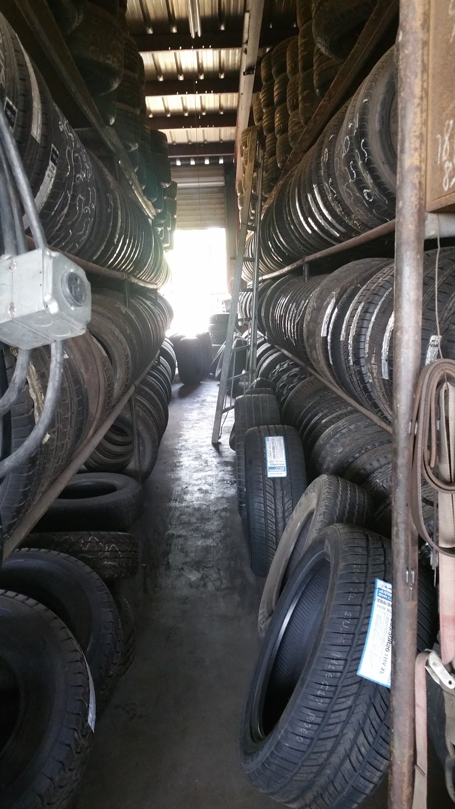 A & R Tire Shop | 665 E Date Ave, Porterville, CA 93257, USA | Phone: (559) 782-8631