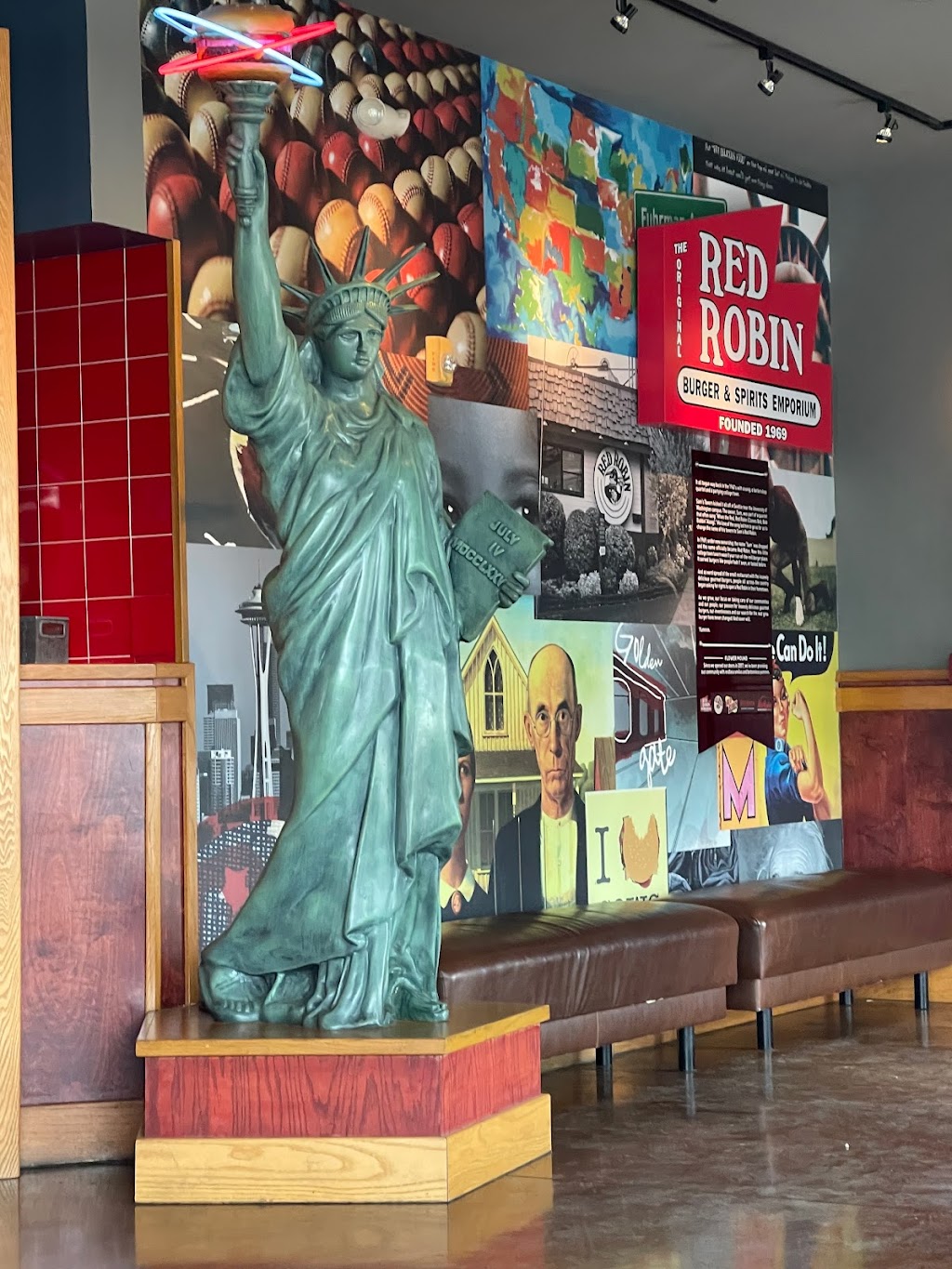 Red Robin Gourmet Burgers and Brews | 5731 Long Prairie Rd, Flower Mound, TX 75028, USA | Phone: (972) 539-5400