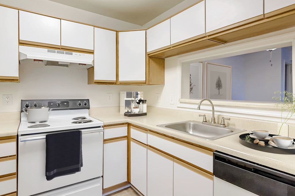 Genito Glen Apartments | 4041 Hailey Crescent Dr, Midlothian, VA 23112, USA | Phone: (804) 599-3145