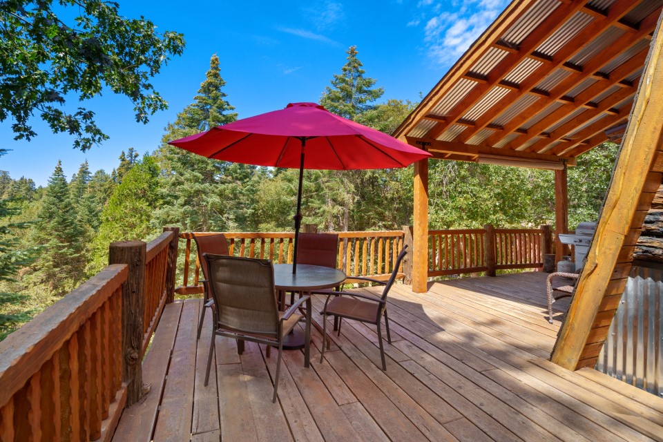 Cabin Fever Views | 22119 Crestline Rd, Palomar Mountain, CA 92060, USA | Phone: (760) 533-1742