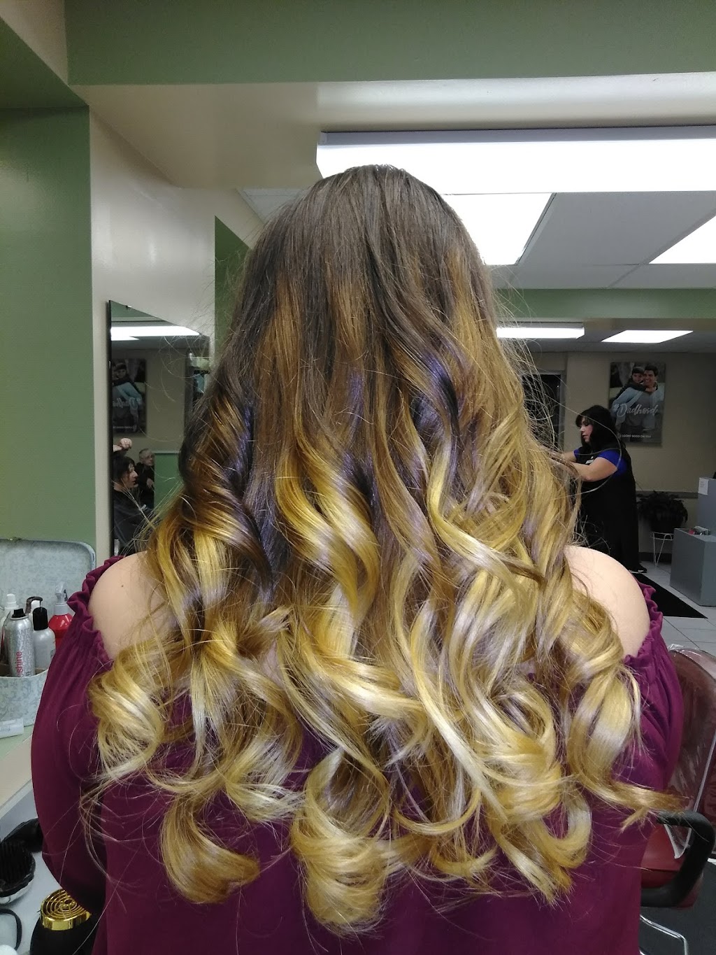 Fantastic Sams Cut & Color | 1819 Lincoln Way, White Oak, PA 15131, USA | Phone: (412) 672-6811