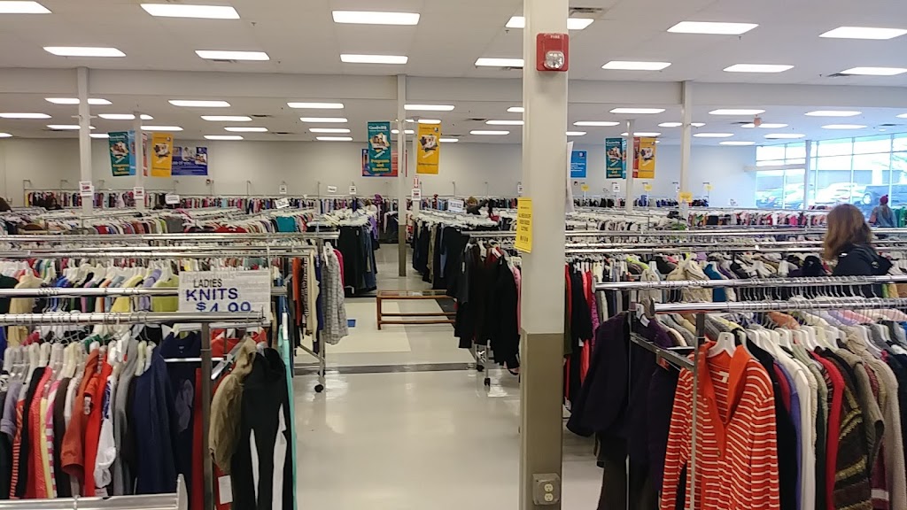 Tri-County Goodwill Store | 10600 Springfield Pike, Cincinnati, OH 45215, USA | Phone: (513) 771-4804