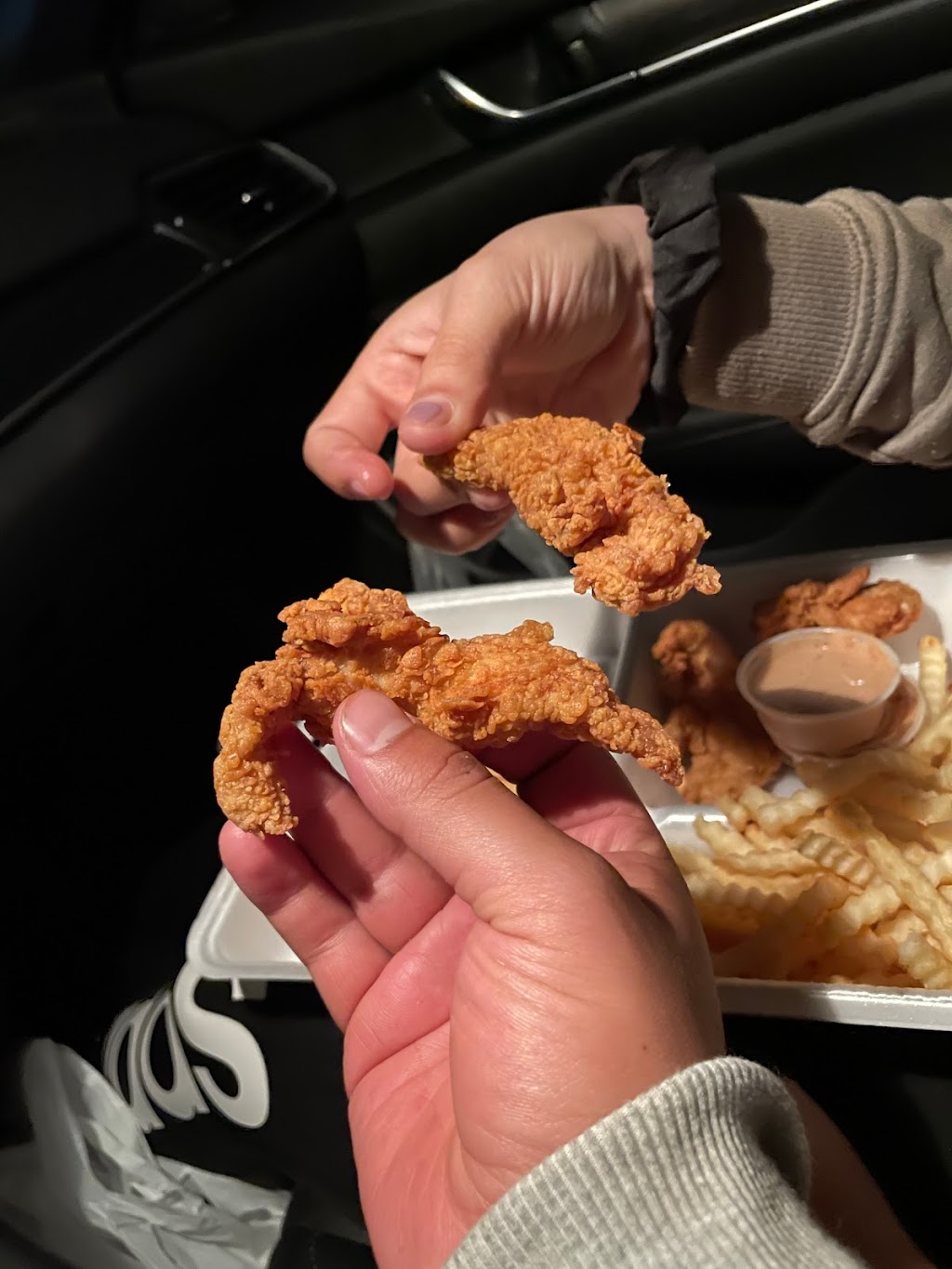 Raising Canes Chicken Fingers | 2715 W Peoria Ave, Phoenix, AZ 85029, USA | Phone: (602) 795-3550