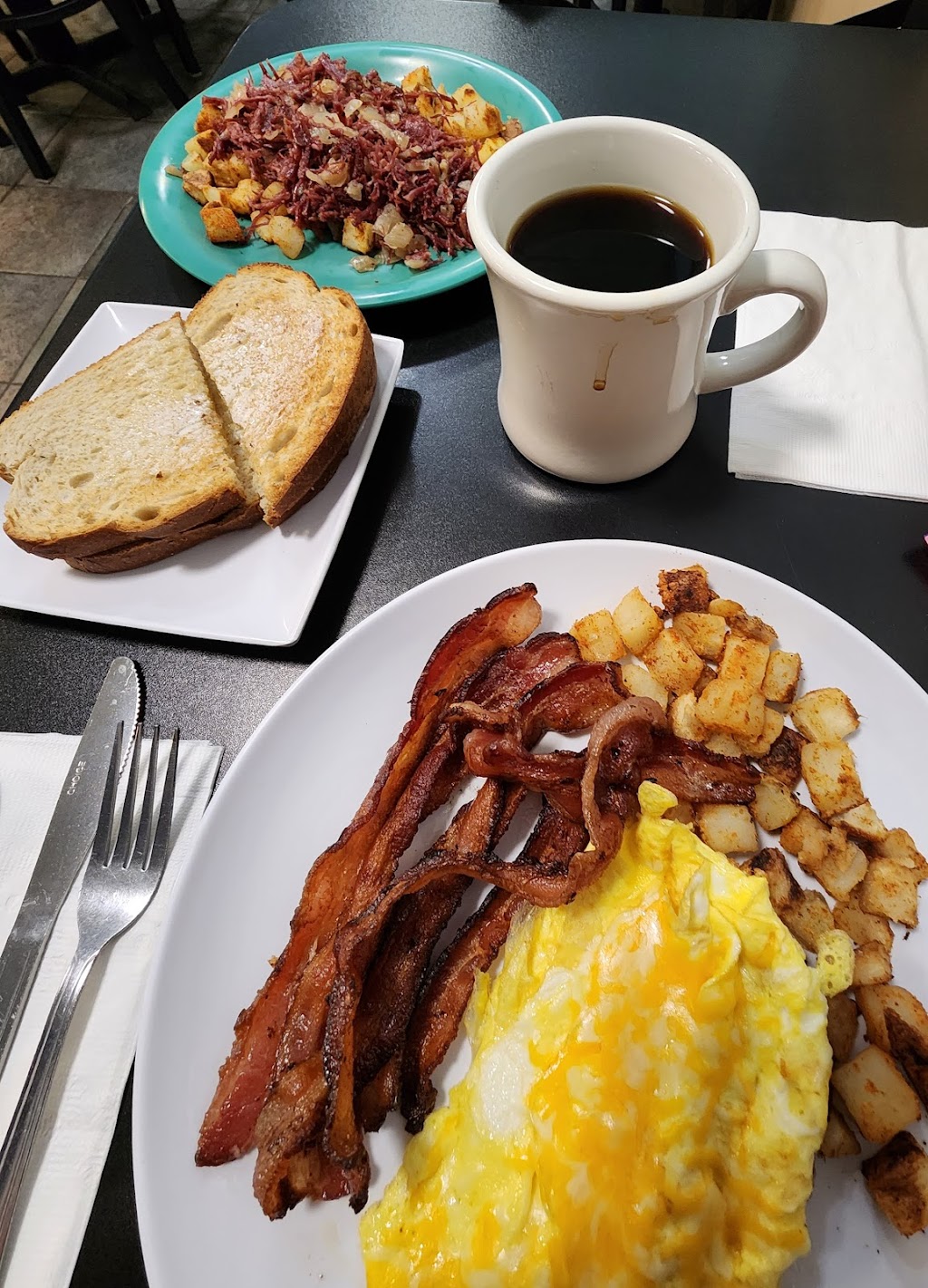 The Poked Yolk | 3100 Transit Rd, West Seneca, NY 14224, USA | Phone: (716) 656-9655