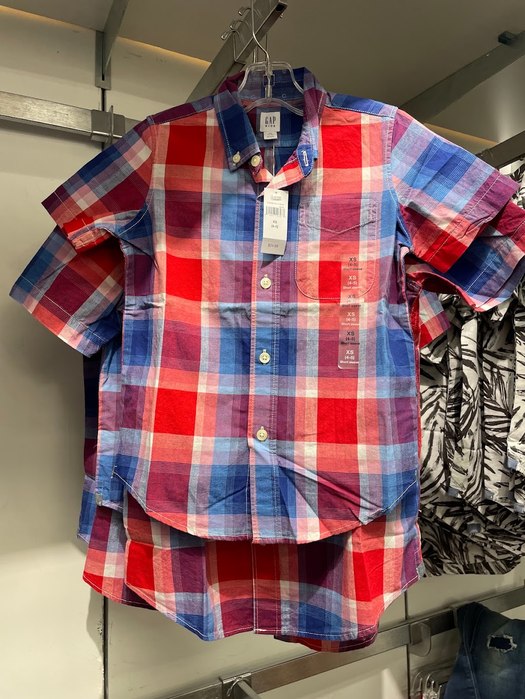 Gap Factory | 528 Gateway Dr, Brooklyn, NY 11239, USA | Phone: (718) 235-4701