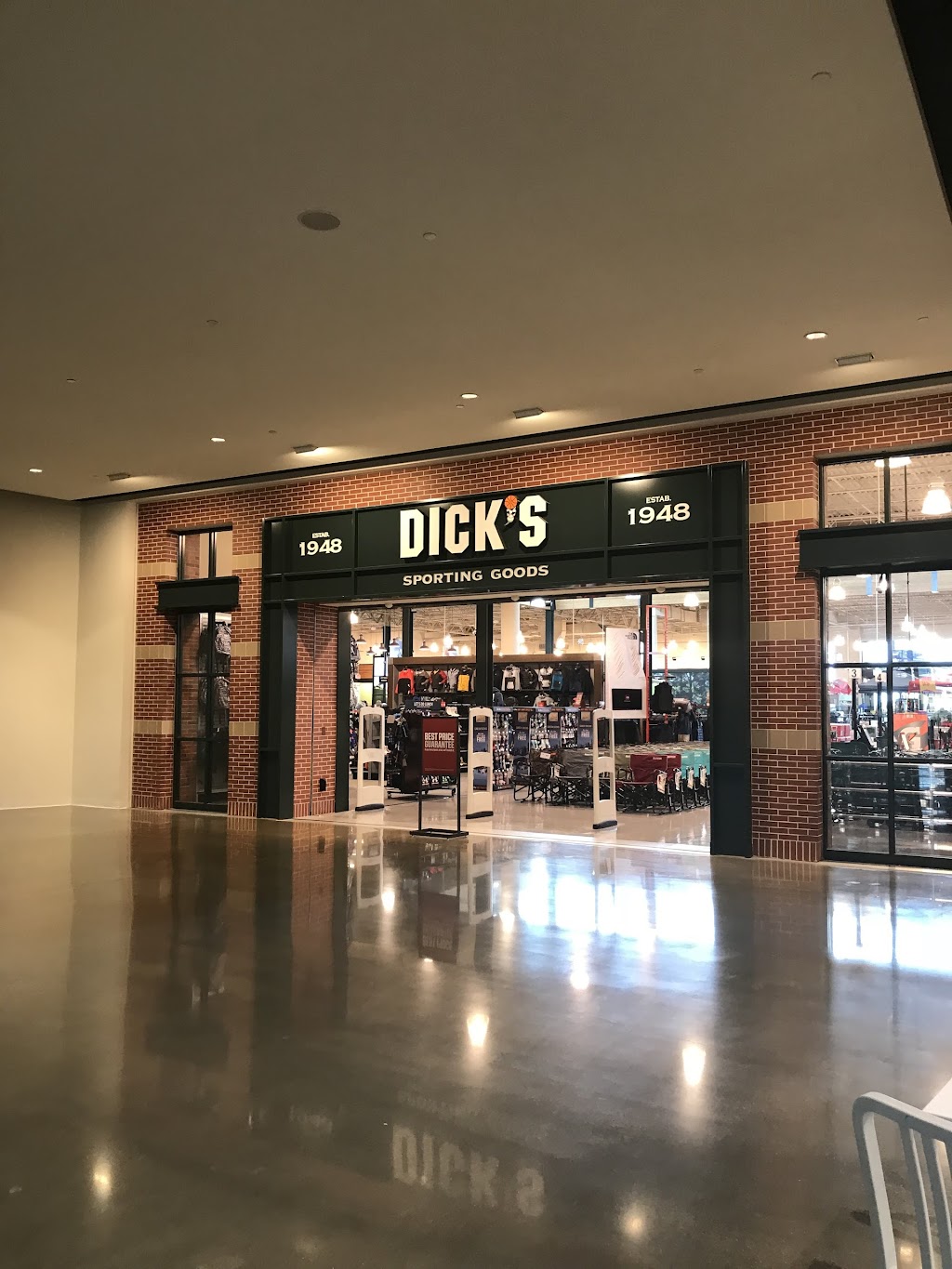 DICKS Sporting Goods | 7675 Warehouse Row, Liberty Township, OH 45069, USA | Phone: (513) 712-9048