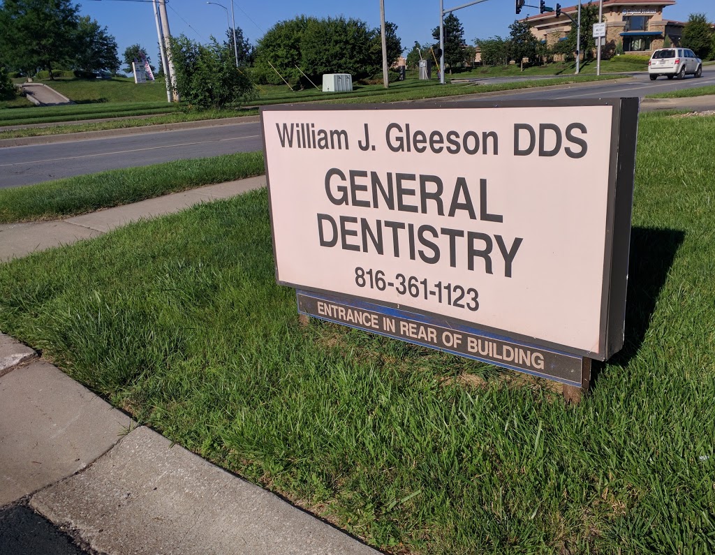Gleeson William DDS | 400 E Red Bridge Rd Suite 200, Kansas City, MO 64131, USA | Phone: (816) 361-1123