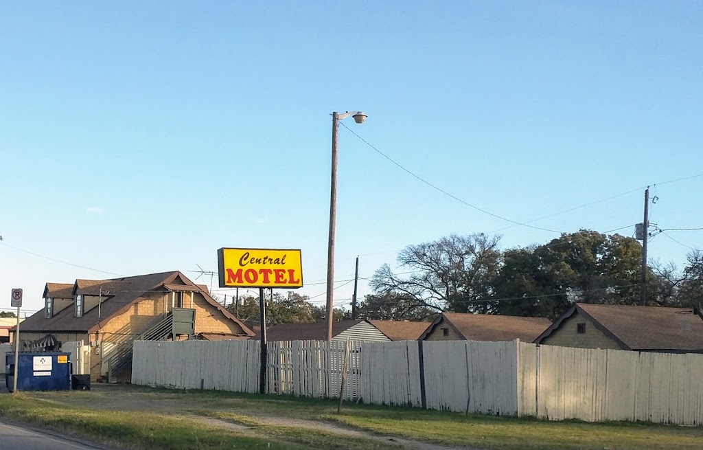 Central Motel | 5800 E Lancaster Ave, Fort Worth, TX 76112, USA | Phone: (817) 457-1587