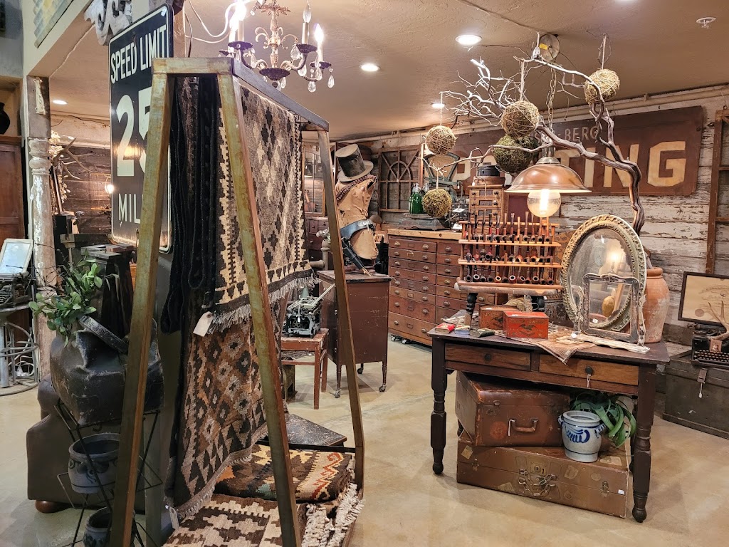 The Barn Vintage Market Place | 4559 CA-78, Santa Ysabel, CA 92070, USA | Phone: (760) 310-8587