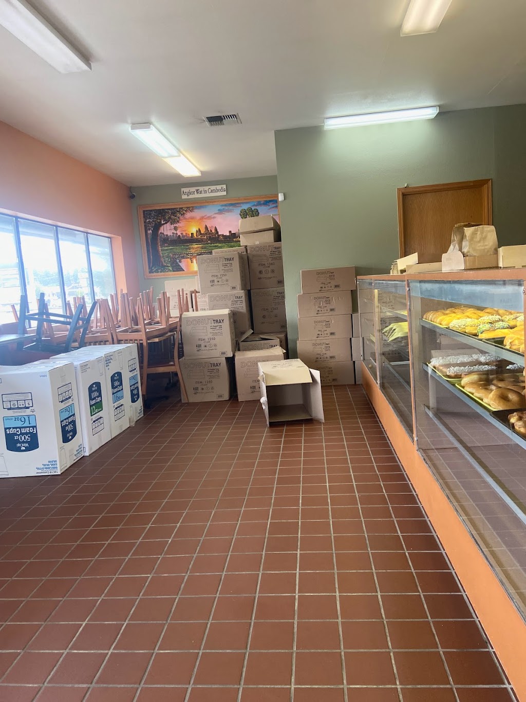 Franks Donuts & Muffins | 14117 Pacific Ave S, Tacoma, WA 98444, USA | Phone: (253) 535-4699