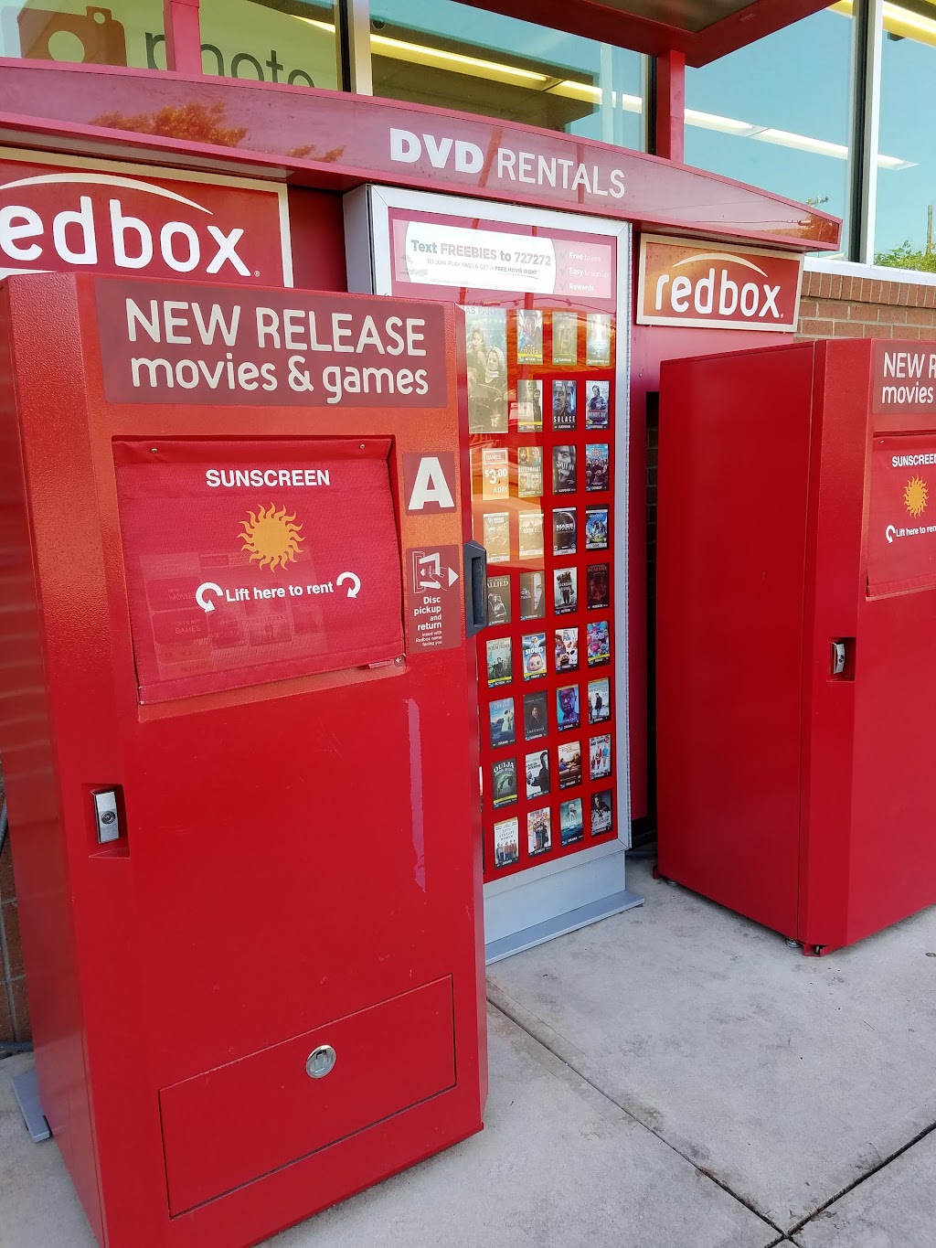 Redbox | 3418 McKinney Ave, Dallas, TX 75204, USA | Phone: (866) 733-2693