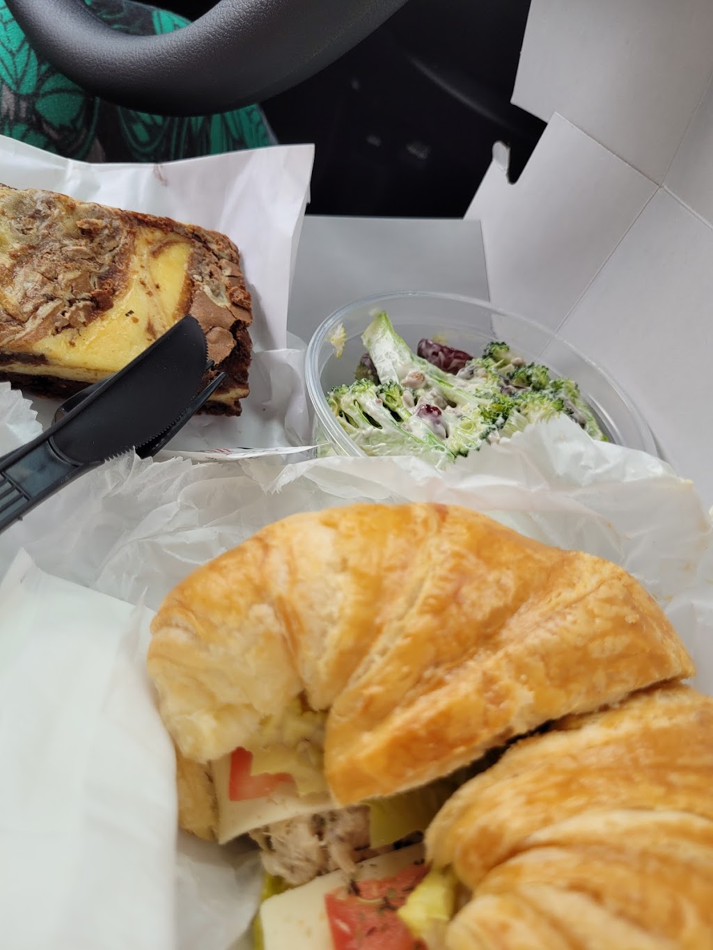 Butterfingers, 2552 45th St, Highland, IN 46322