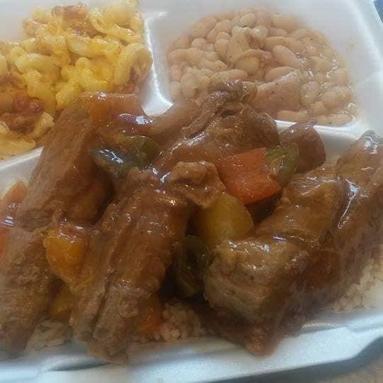 Freddie Bees Soul Food | 2350 FL-46, Sanford, FL 32771, USA | Phone: (407) 878-3709