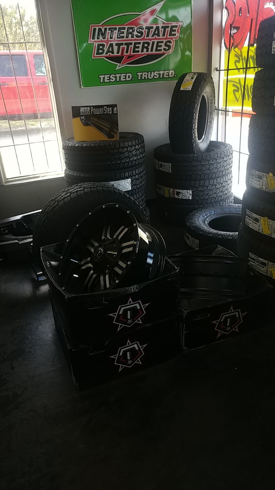 King Tires Muskogee | 205 W Shawnee St, Muskogee, OK 74401, USA | Phone: (918) 682-0077