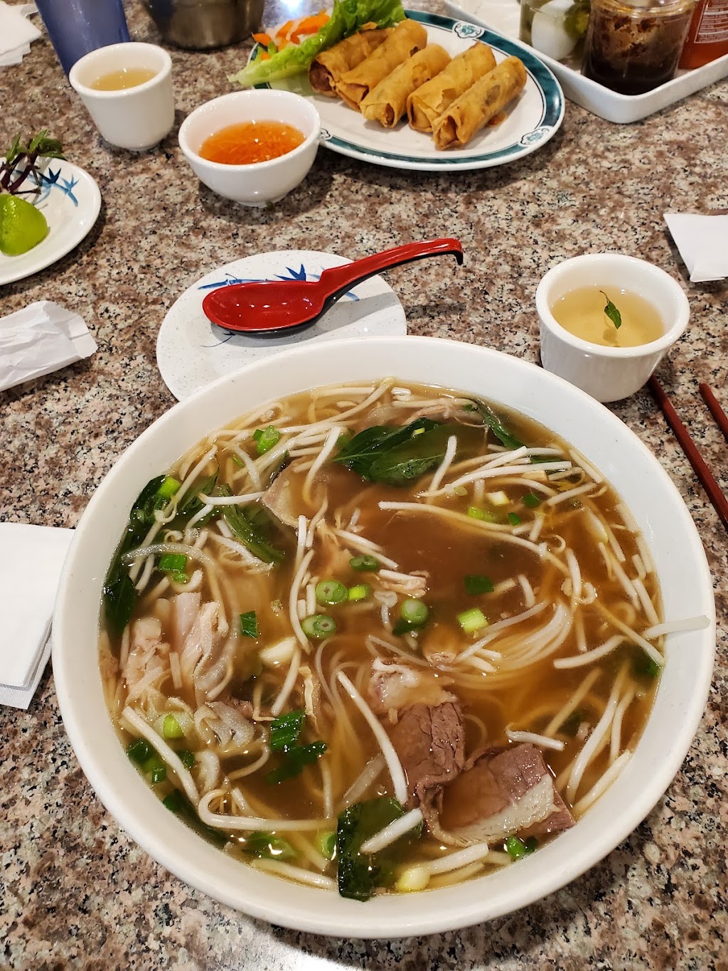 Phở Xe Lua | 5331 Stockton Blvd, Sacramento, CA 95820, USA | Phone: (916) 451-8838