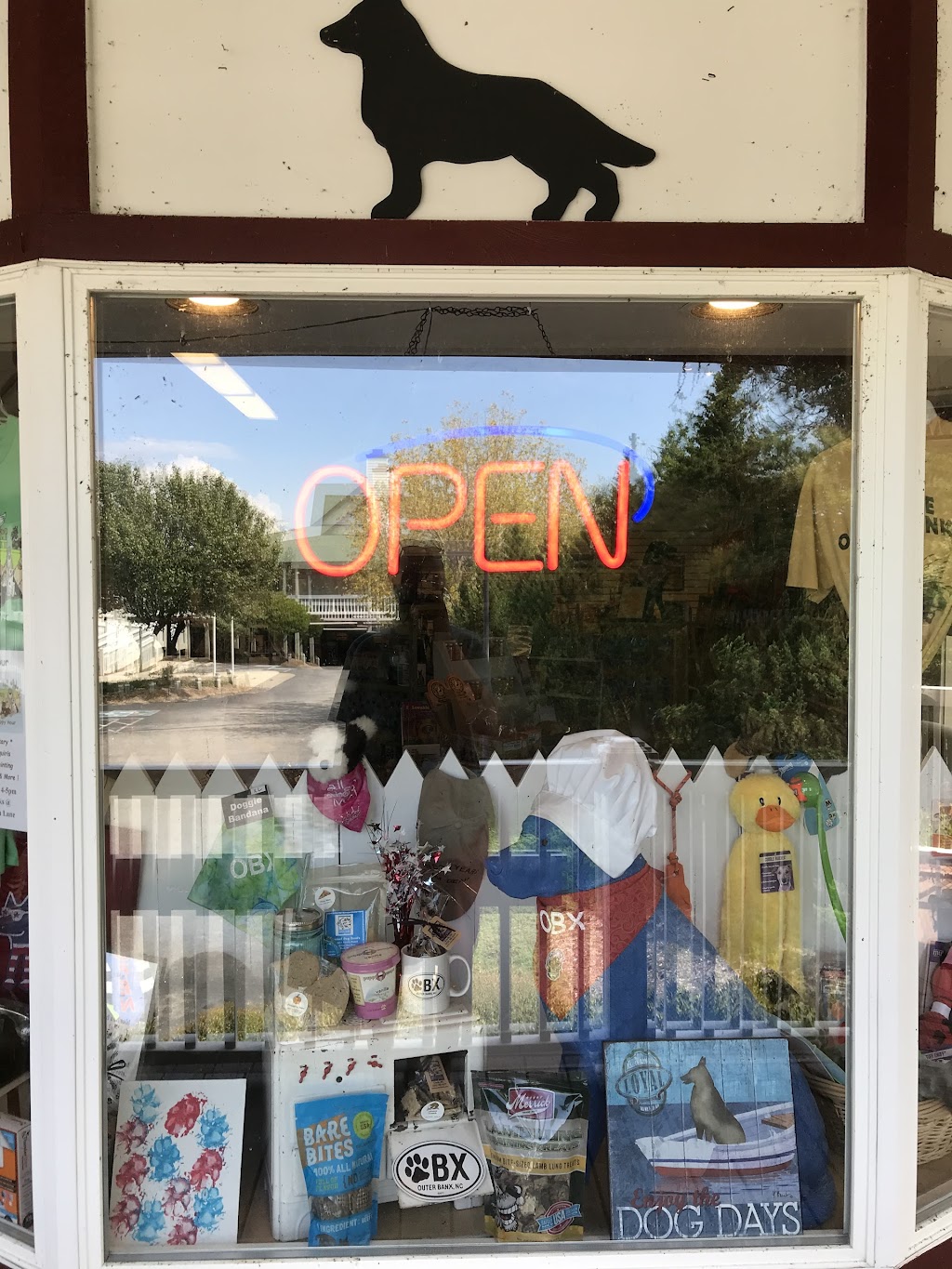 Outer Barks - Waterfront Shops | 1240 Duck Rd, Duck, NC 27949, USA | Phone: (252) 715-4981
