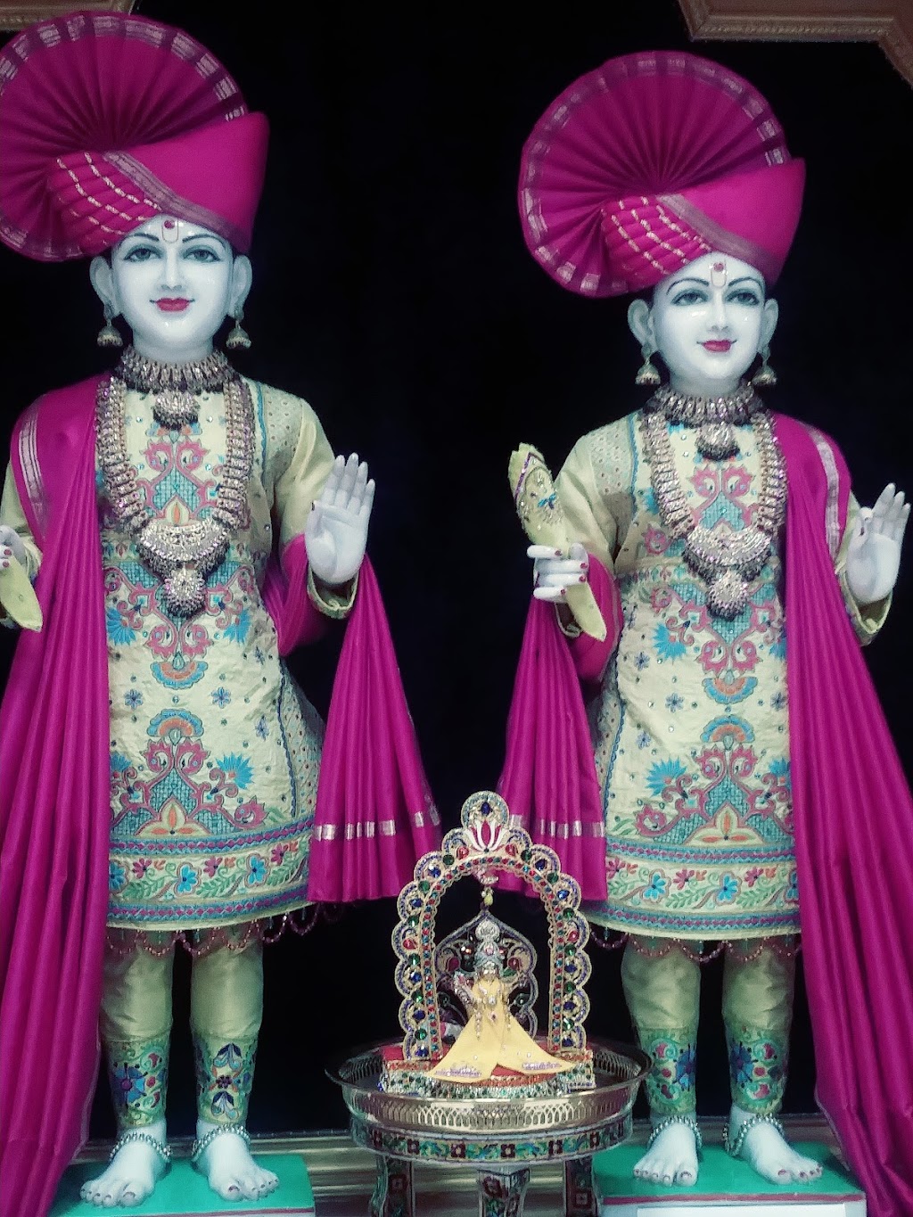 BAPS Shri Swaminarayan Mandir | 16 Computer Dr E, Albany, NY 12205, USA | Phone: (518) 489-1870