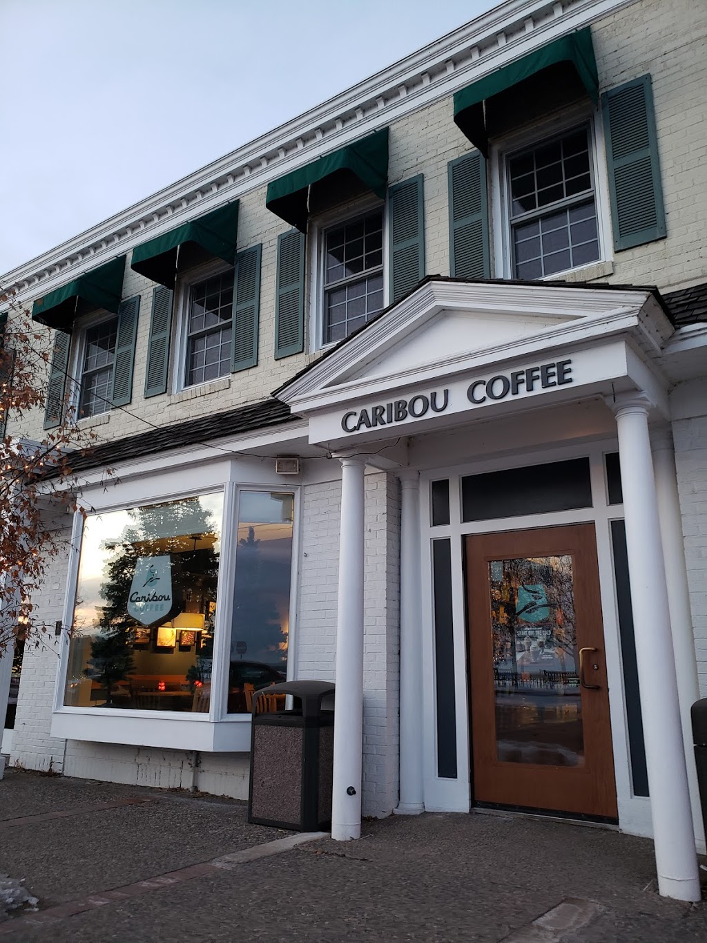Caribou Coffee | 609 Lake St W, Wayzata, MN 55391, USA | Phone: (952) 476-1070