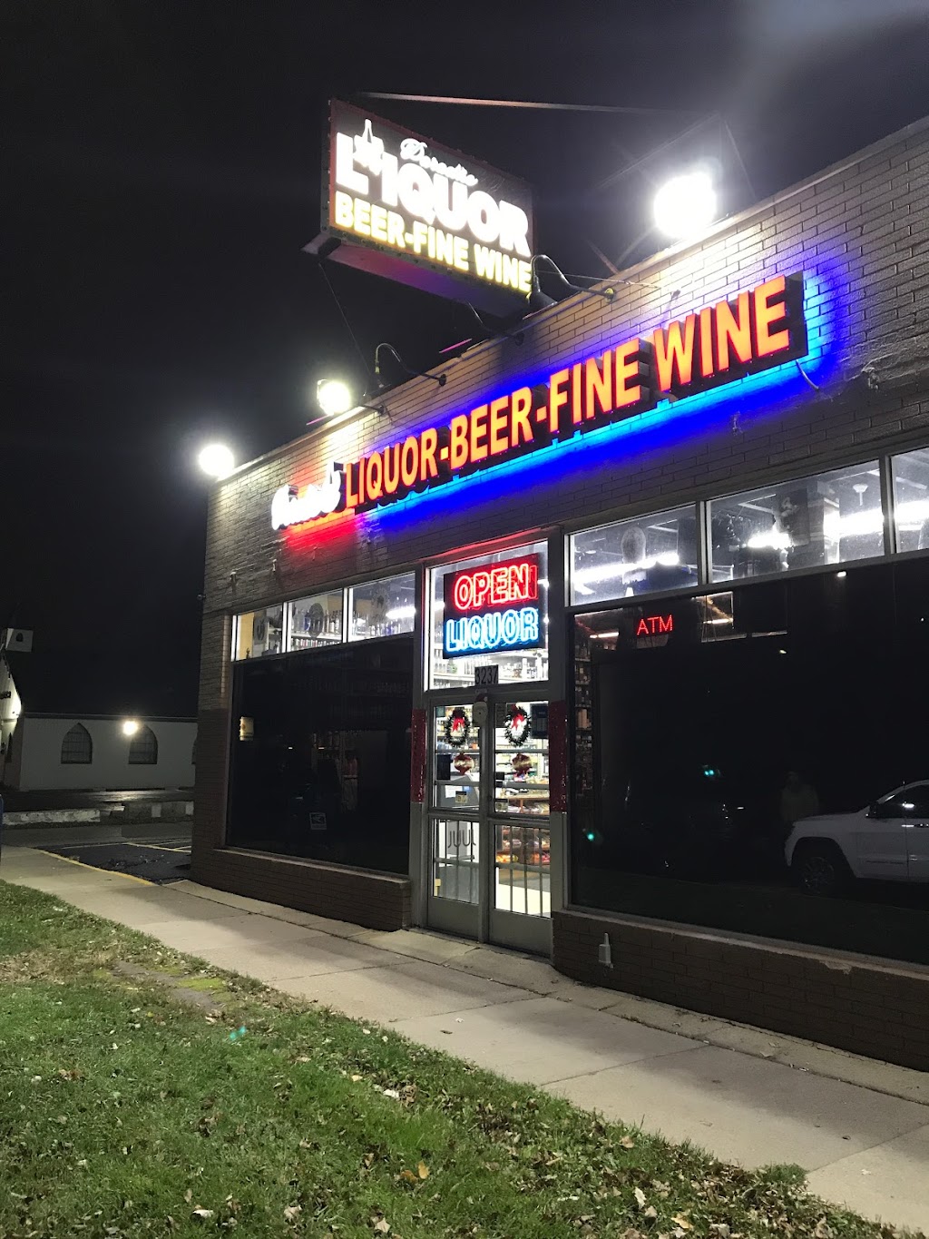 Paradise Liquor | 3237 Hilton Rd, Ferndale, MI 48220, USA | Phone: (248) 547-3477