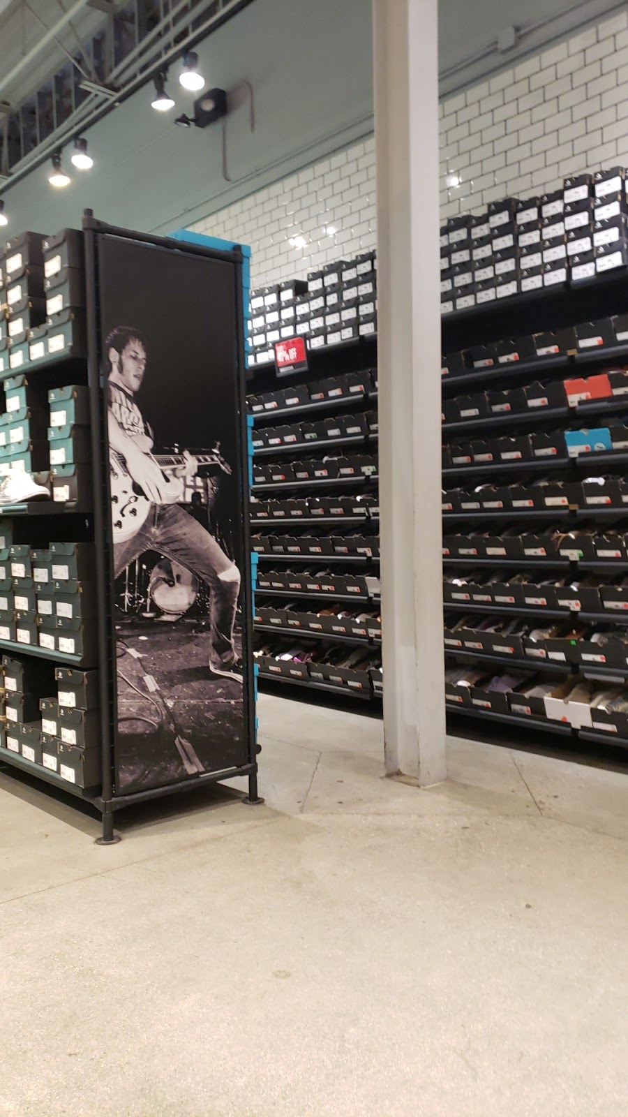 Converse Factory Store | 1 Ontario Mills Dr #114, Ontario, CA 91764, USA | Phone: (909) 481-1908