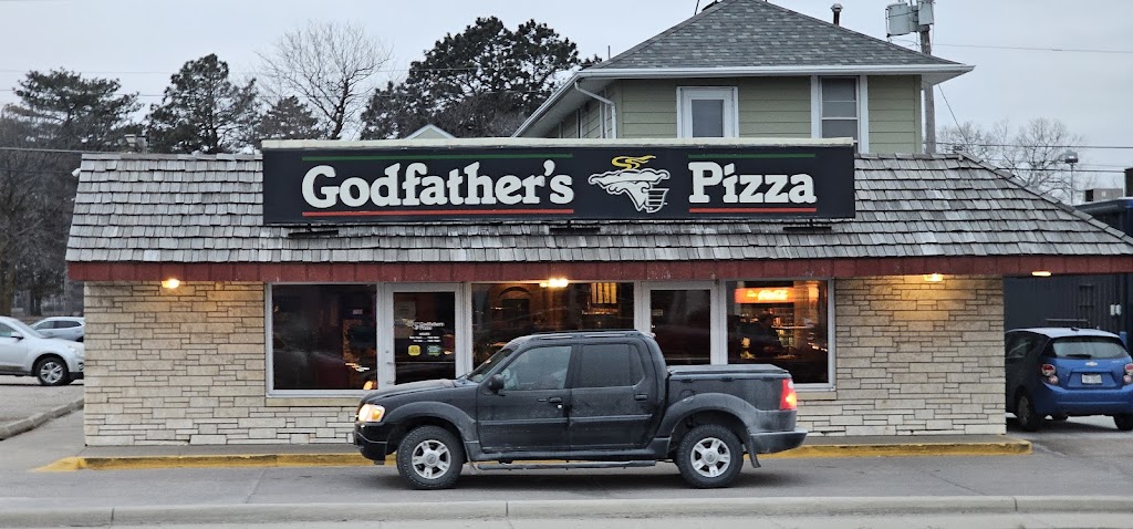Godfathers Pizza | 770 33rd Ave, Columbus, NE 68601, USA | Phone: (402) 564-8515