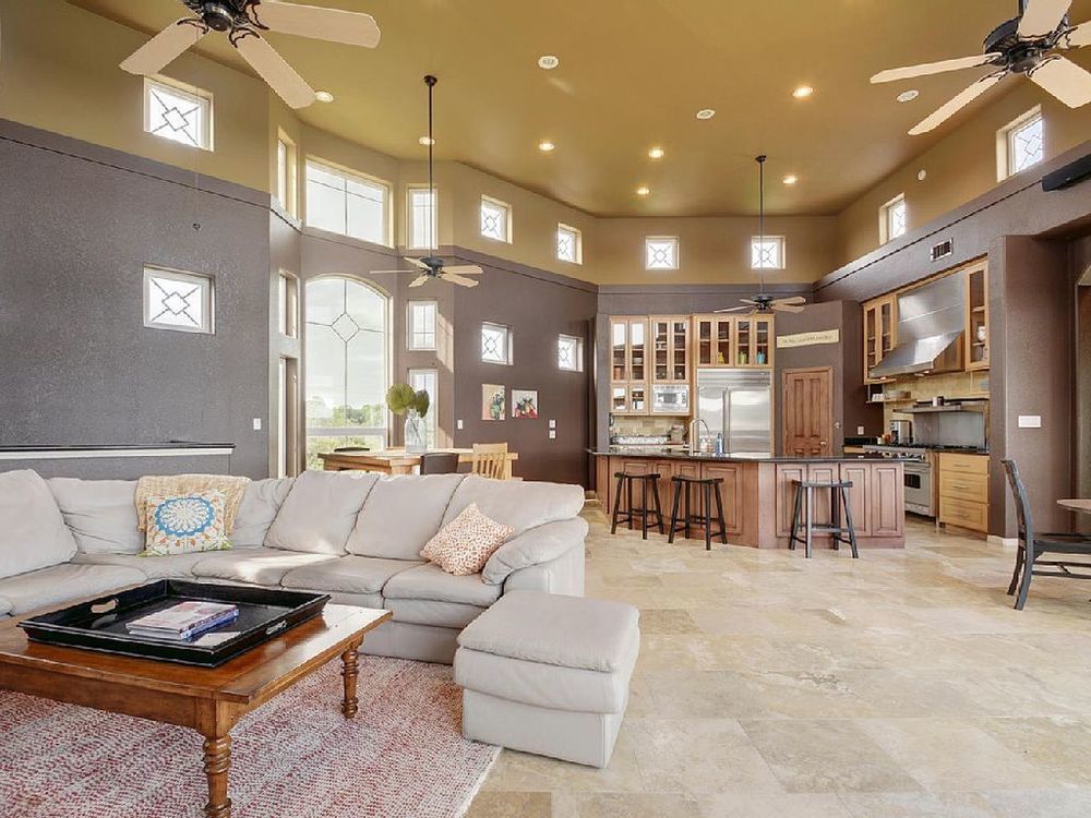 Lake Travis House | 16200 Lakeshore Dr, Austin, TX 78734, USA | Phone: (512) 476-2628