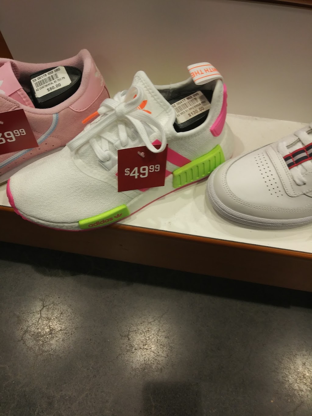 Champs Sports | 120 Washington Ave Ext, Albany, NY 12203, USA | Phone: (518) 464-1053